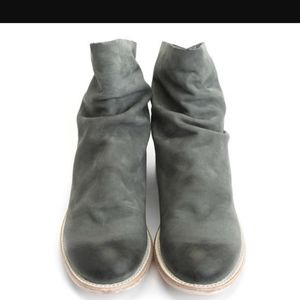 Fluevog gray slouchy ankle boots with back zip, size 7